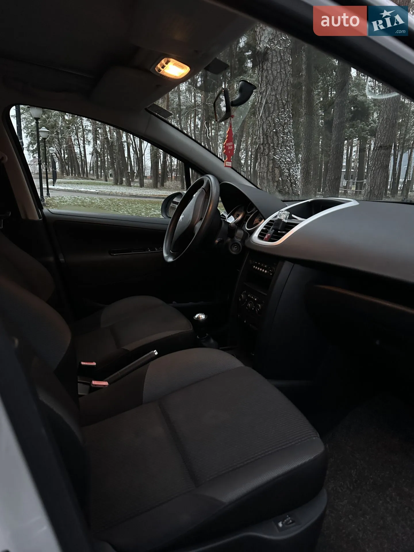 2010 Peugeot 207 - мініатюра 12