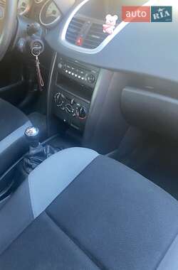 Хэтчбек Peugeot 207 2008 в 