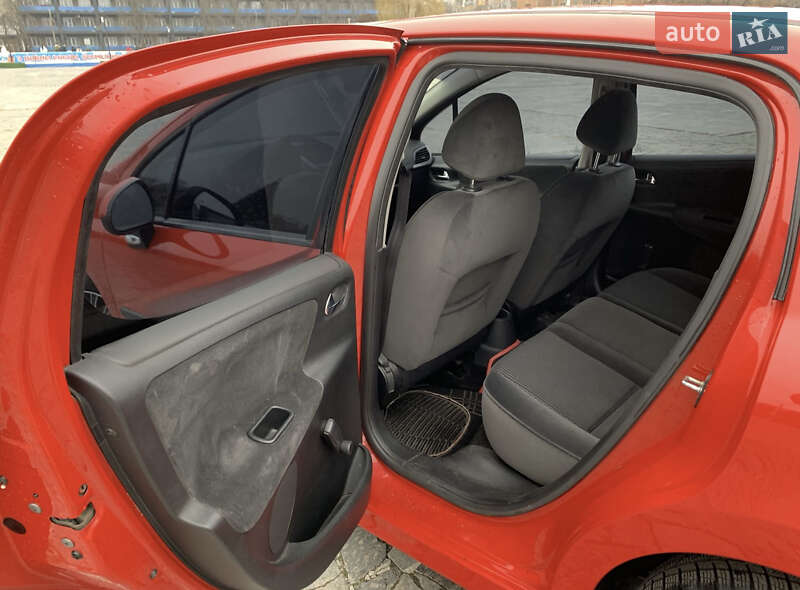 Хэтчбек Peugeot 207 2008 в Кременчуге
