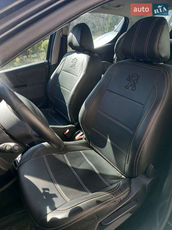 Хэтчбек Peugeot 207 2008 в Шептицькому