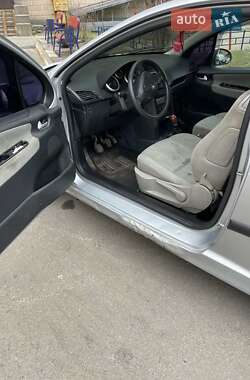 Хетчбек Peugeot 207 2006 в 