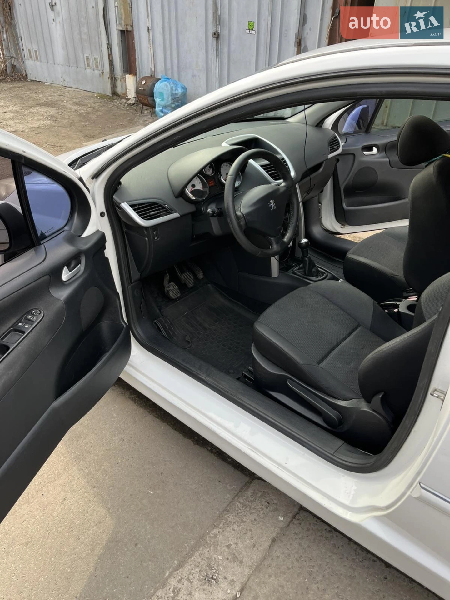 2011 Peugeot 207 - мініатюра 2