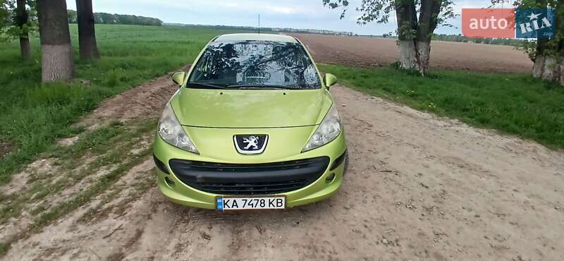Хетчбек Peugeot 207 2008 в Києві