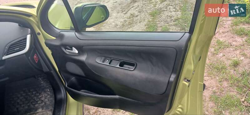 Хетчбек Peugeot 207 2008 в Києві