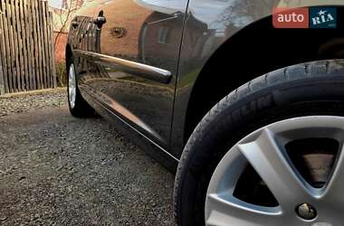 Хэтчбек Peugeot 207 2012 в 