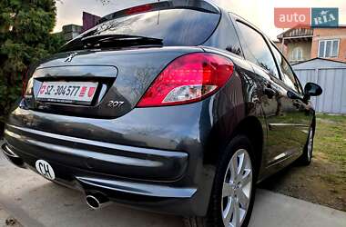 Хэтчбек Peugeot 207 2012 в 