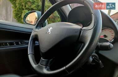 Хэтчбек Peugeot 207 2012 в 