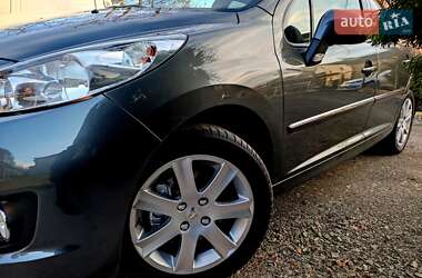 Хэтчбек Peugeot 207 2012 в 