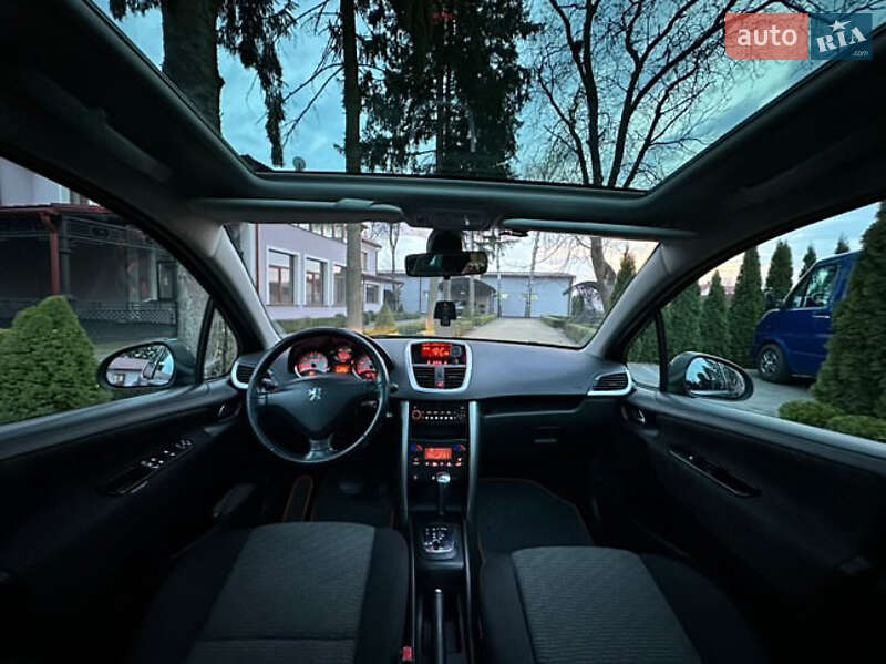 Универсал Peugeot 207 2009 в Новояворовске