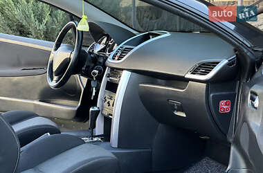 Кабриолет Peugeot 207 2009 в 