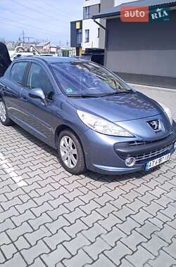 Хэтчбек Peugeot 207 2007 в 