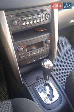 Хэтчбек Peugeot 207 2007 в 