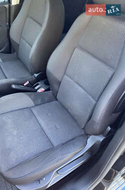 Хетчбек Peugeot 207 2010 в 