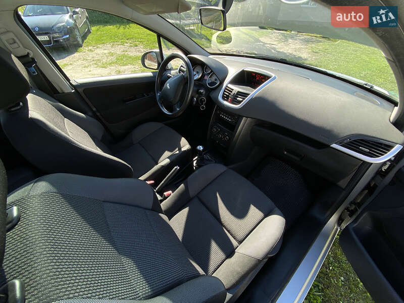 Універсал Peugeot 207 2010 в Львові