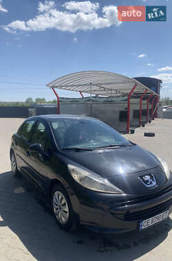 Хэтчбек Peugeot 207 2007 в Черновцах