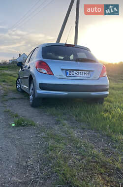 Хетчбек Peugeot 207 2010 в 