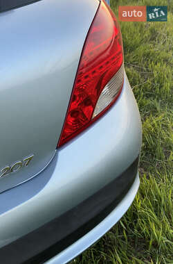 Хетчбек Peugeot 207 2010 в 