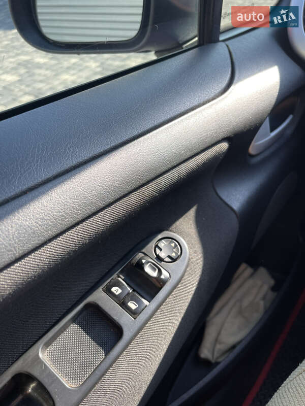 Хетчбек Peugeot 207 2007 в Миколаєві