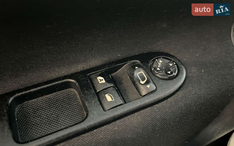 Хетчбек Peugeot 207 2008 в Шептицькому