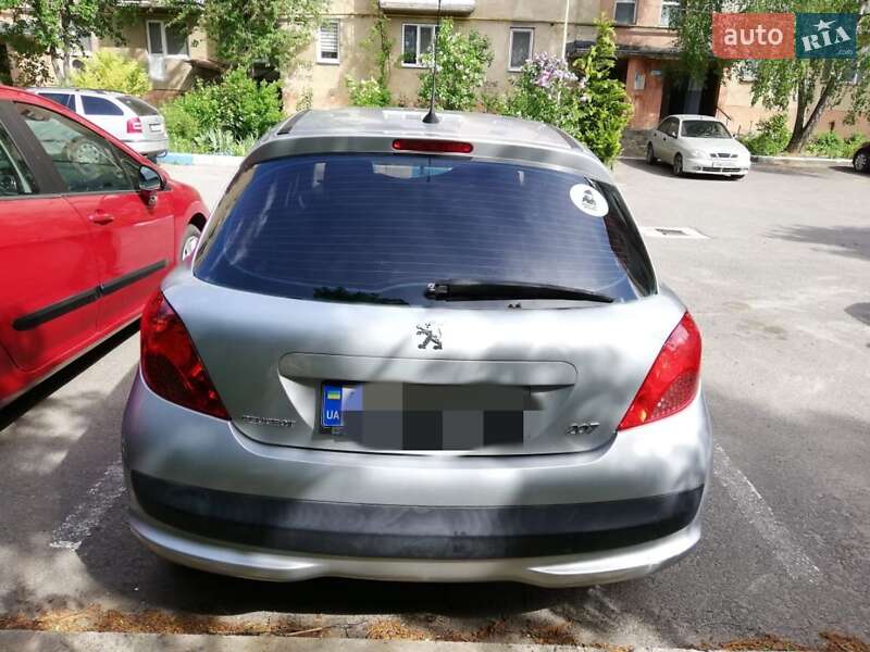Хэтчбек Peugeot 207 2006 в Ужгороде