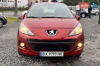 Хетчбек Peugeot 207 2010 в 