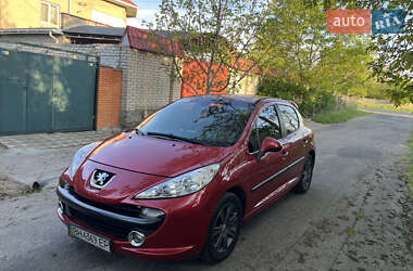 Хэтчбек Peugeot 207 2007 в 