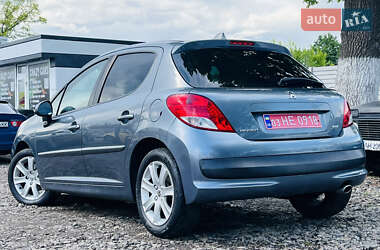 Хэтчбек Peugeot 207 2010 в 
