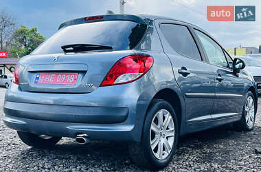 Хэтчбек Peugeot 207 2010 в 