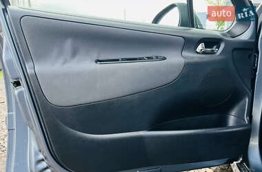 Хэтчбек Peugeot 207 2010 в 