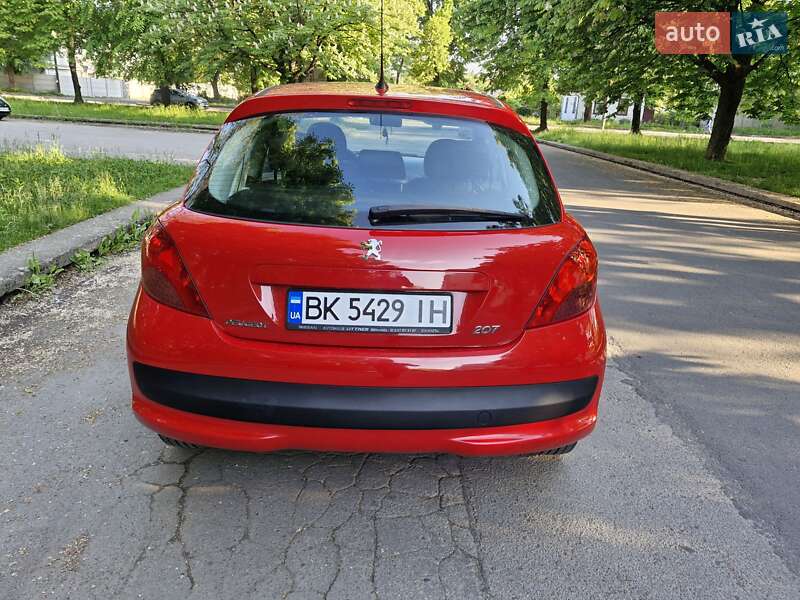 Хетчбек Peugeot 207 2009 в Рівному