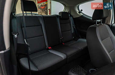 Хетчбек Peugeot 207 2011 в 