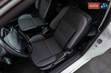 Хетчбек Peugeot 207 2011 в 