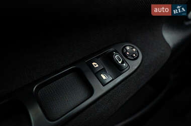 Хетчбек Peugeot 207 2011 в 