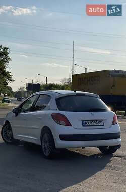 Хэтчбек Peugeot 207 2012 в 