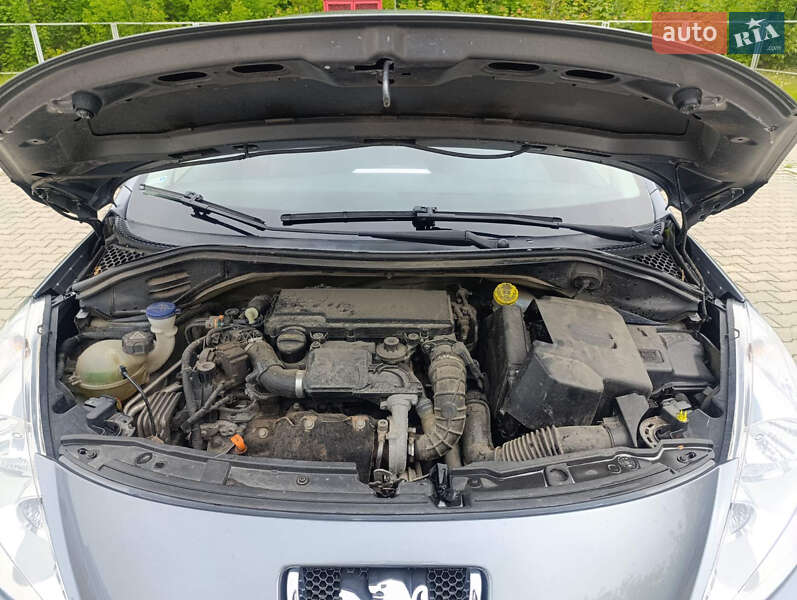 Хэтчбек Peugeot 207 2010 в Владимире