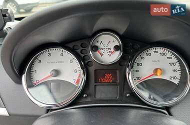 Хэтчбек Peugeot 207 2010 в 