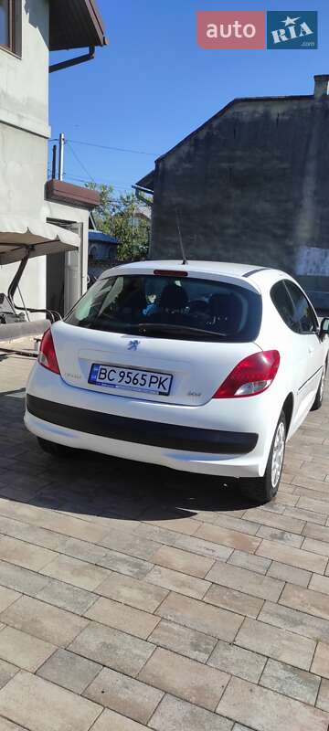 Хэтчбек Peugeot 207 2011 в Стрые