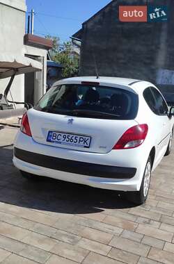 Хэтчбек Peugeot 207 2011 в 