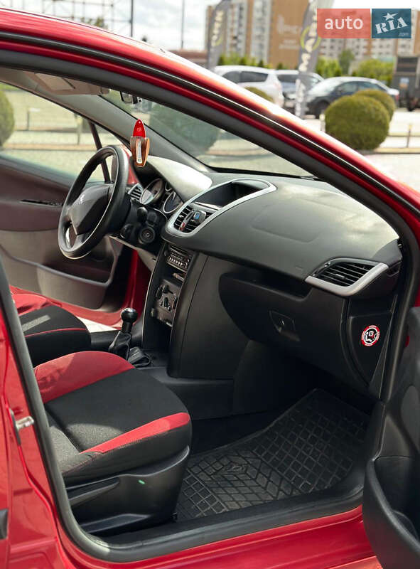 Хэтчбек Peugeot 207 2006 в Львове
