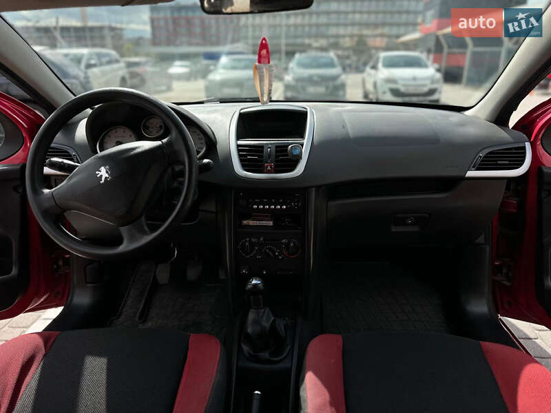 Хэтчбек Peugeot 207 2006 в Львове