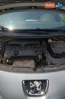 Хэтчбек Peugeot 207 2009 в 
