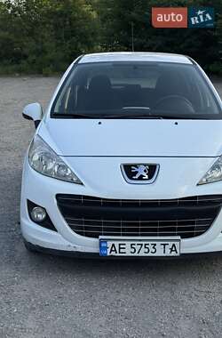 Хетчбек Peugeot 207 2012 в Новомосковську
