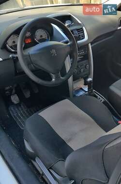 Хэтчбек Peugeot 207 2011 в Киеве