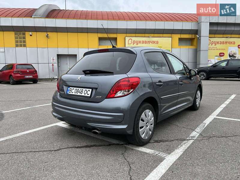 Хэтчбек Peugeot 207 2010 в Львове