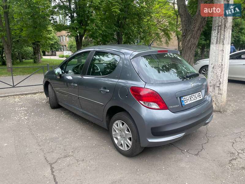 Хэтчбек Peugeot 207 2011 в Одессе