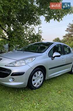 Хэтчбек Peugeot 207 2007 в 