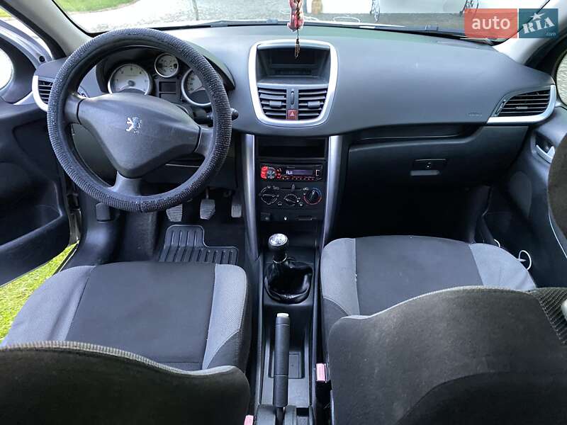 Хетчбек Peugeot 207 2007 в Дрогобичі
