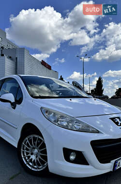 Хэтчбек Peugeot 207 2012 в Киеве