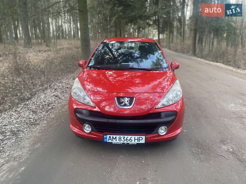 Хетчбек Peugeot 207 2008 в Житомирі