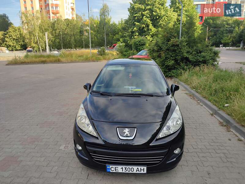 Хетчбек Peugeot 207 2011 в Чернівцях